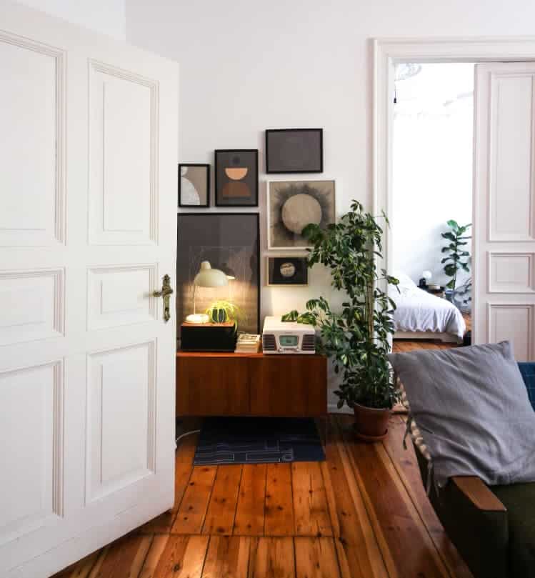 Stylish Modern Bedroom Door Design