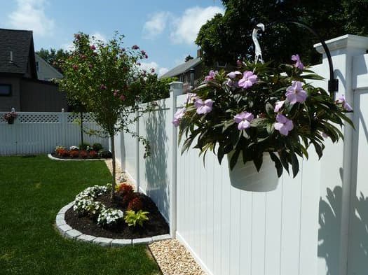 Simple Fence Line Backyard Landscaping Ideas